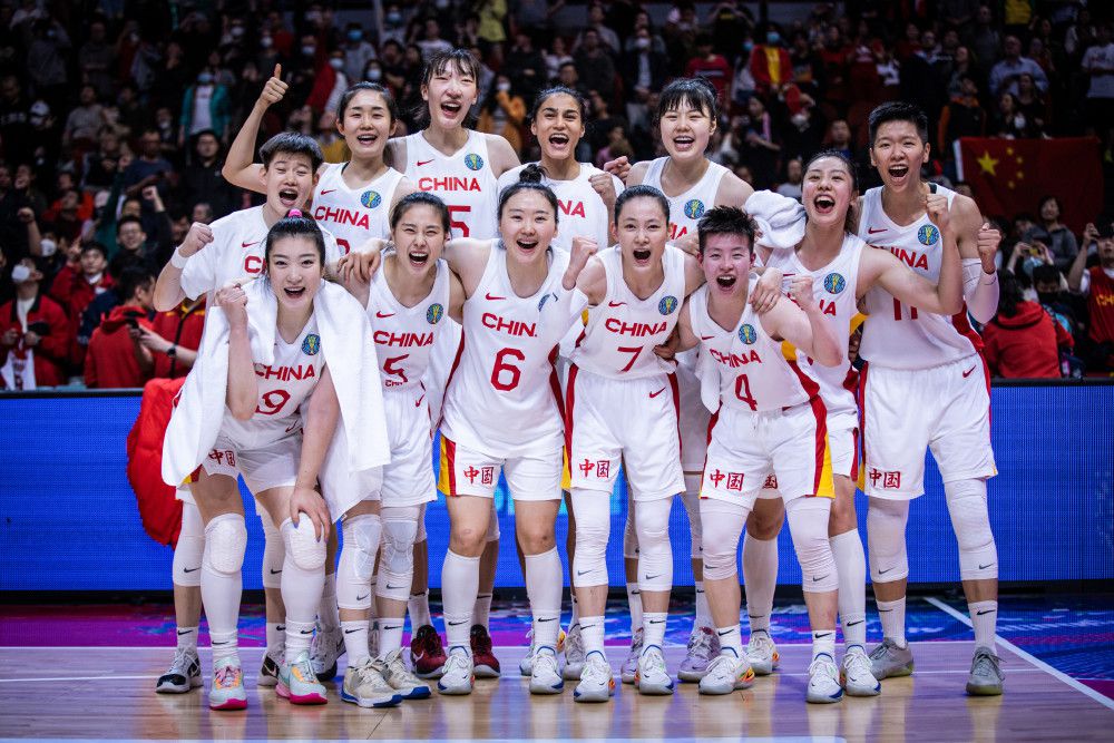 半场结束，拜仁1-0斯图加特。